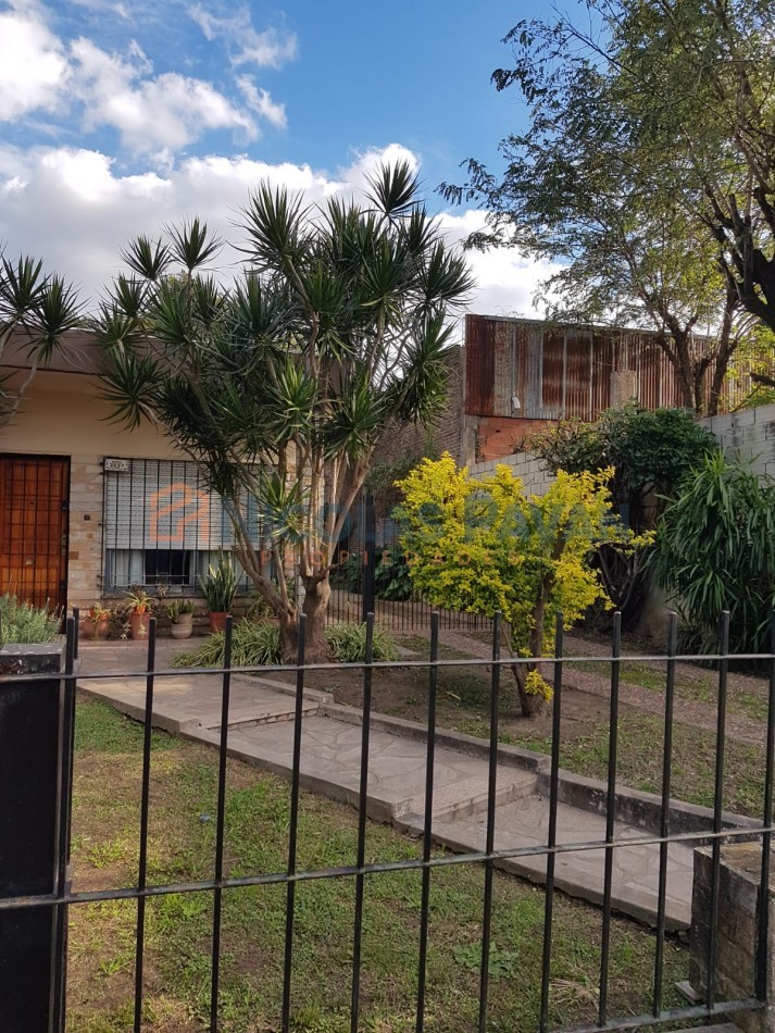 CASA EN VENTA en JOSE C PAZ. APTA CREDITO BANCARIO