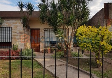CASA EN VENTA en JOSE C PAZ. APTA CREDITO BANCARIO